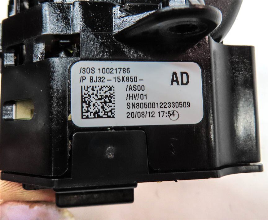 Thumbnail 6: 2013 RANGE ROVER EVOQUE (L538) ELECTRONIC EMERGENCY PARKING PARK BRAKE SWITCH