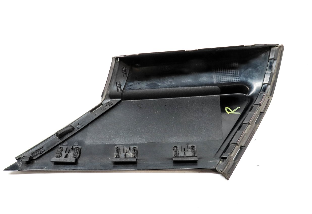 Thumbnail 6: 2013 RANGE ROVER EVOQUE (L538) REAR RIGHT PILLAR TRIM PANEL (GLOSS BLACK)