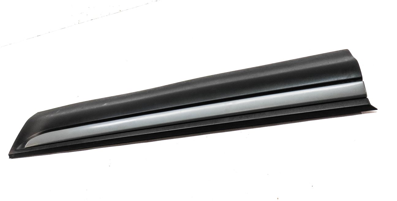 Thumbnail 3: 13 ROVER EVOQUE (L538) FRONT RIGHT PASSENGER LOWER DOOR TRIM MOULDING (Grey)