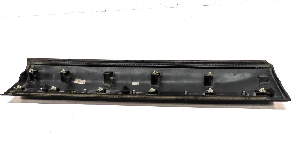 Thumbnail 5: 13 ROVER EVOQUE (L538) FRONT RIGHT PASSENGER LOWER DOOR TRIM MOULDING (Grey)