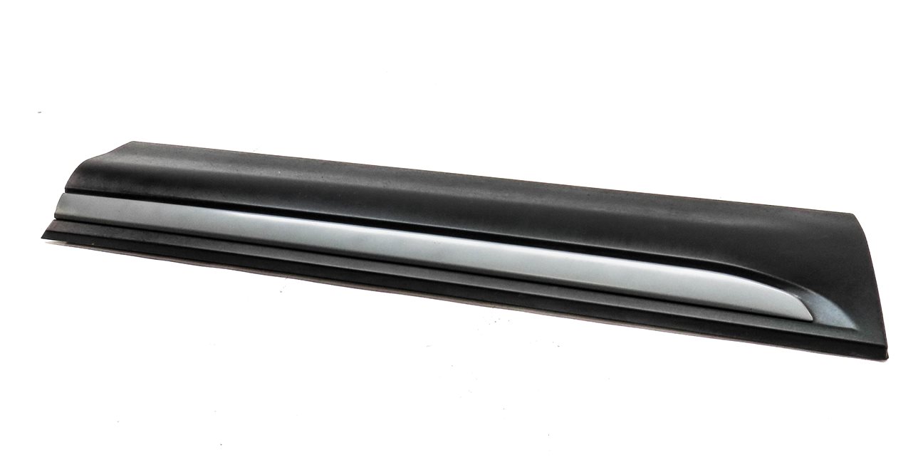2013 ROVER EVOQUE (L538) FRONT LEFT DRIVER LOWER DOOR TRIM MOULDING (Grey)