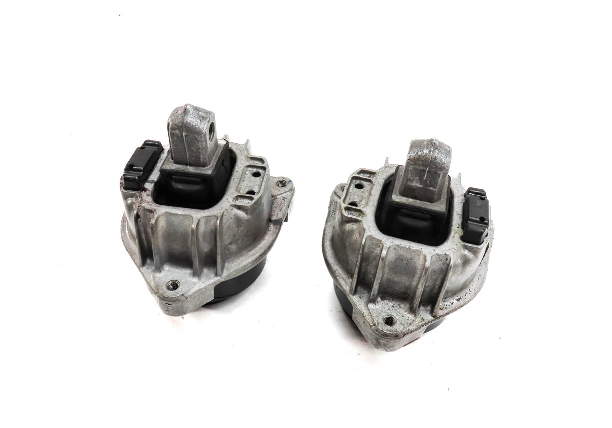 2013 BMW 750LI (F01) 4.4L (N63) ENGINE LEFT & RIGHT MOTOR MOUNT SET 2