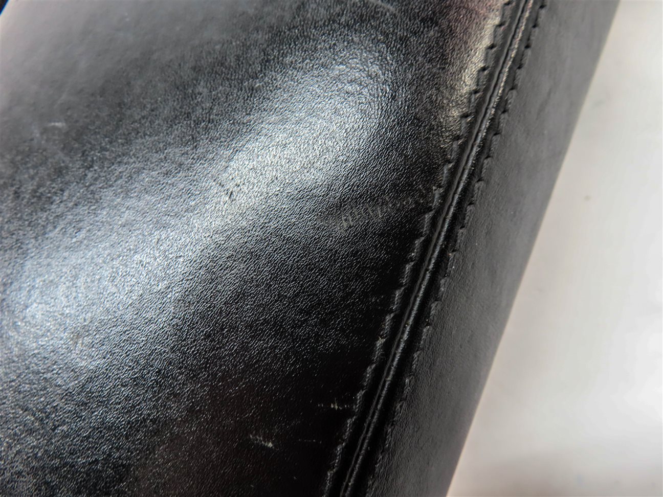 Thumbnail 10: 09-15 BMW 740i 750i 760i B7 (F01) CENTER CONSOLE ARM REST COMPARTMENT (Black)