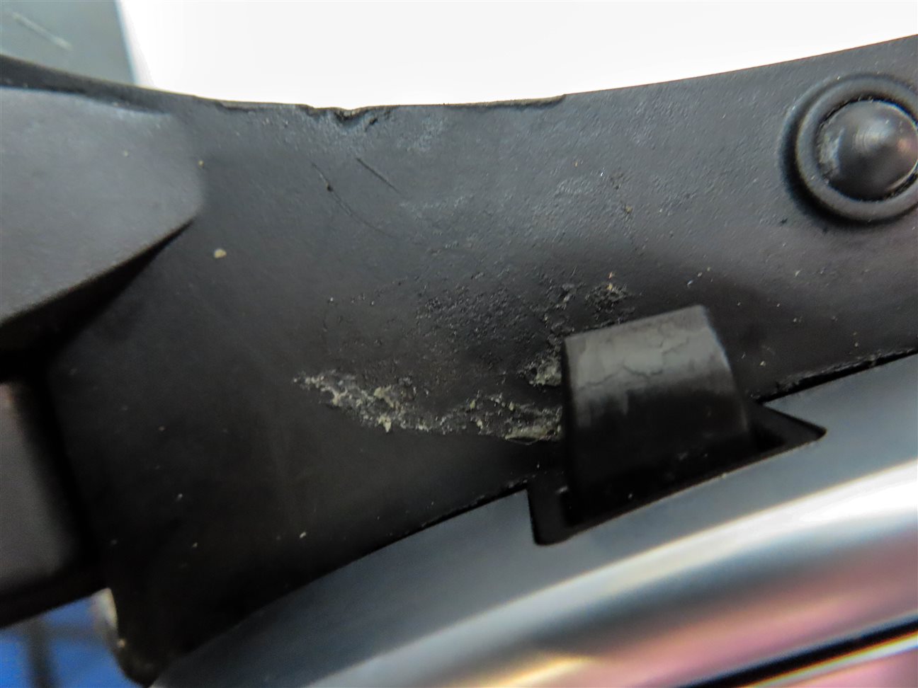 Thumbnail 8: 09-15 BMW 740i 750i 760i B7 (F01) CENTER CONSOLE ARM REST COMPARTMENT (Black)