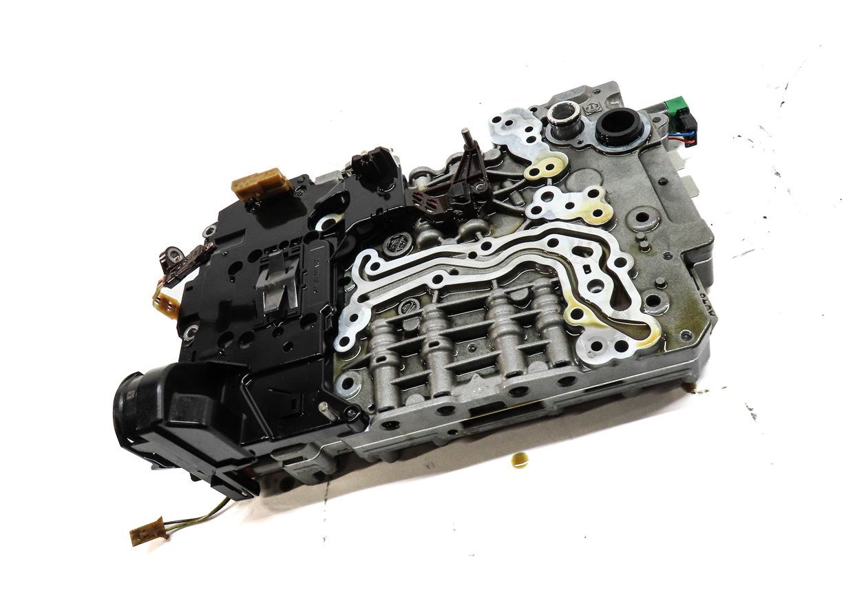Thumbnail 3: 13-19 BMW 550i 550iGT 650i 750i (F01 F02 F10) RWD 8HP70 TRANSMISSION VALVE BODY