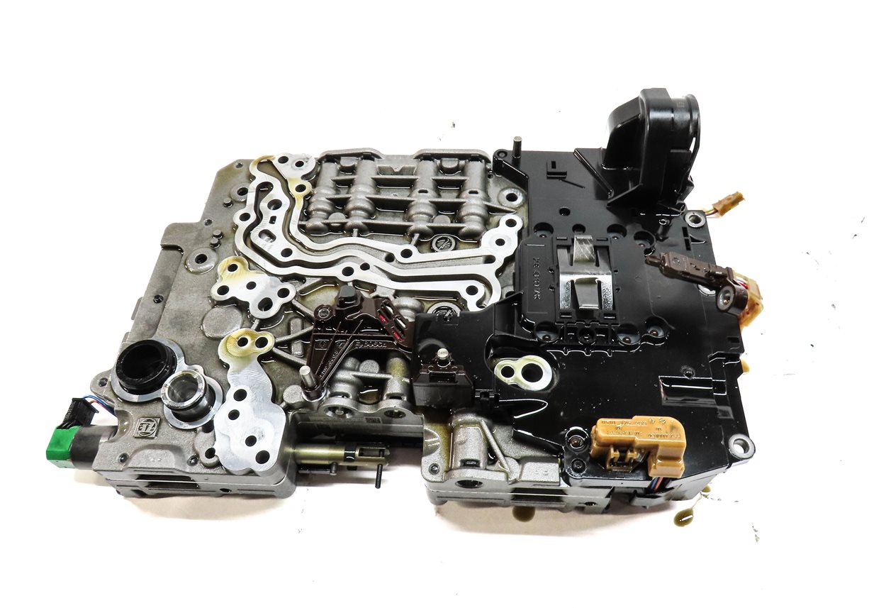 Thumbnail 4: 13-19 BMW 550i 550iGT 650i 750i (F01 F02 F10) RWD 8HP70 TRANSMISSION VALVE BODY