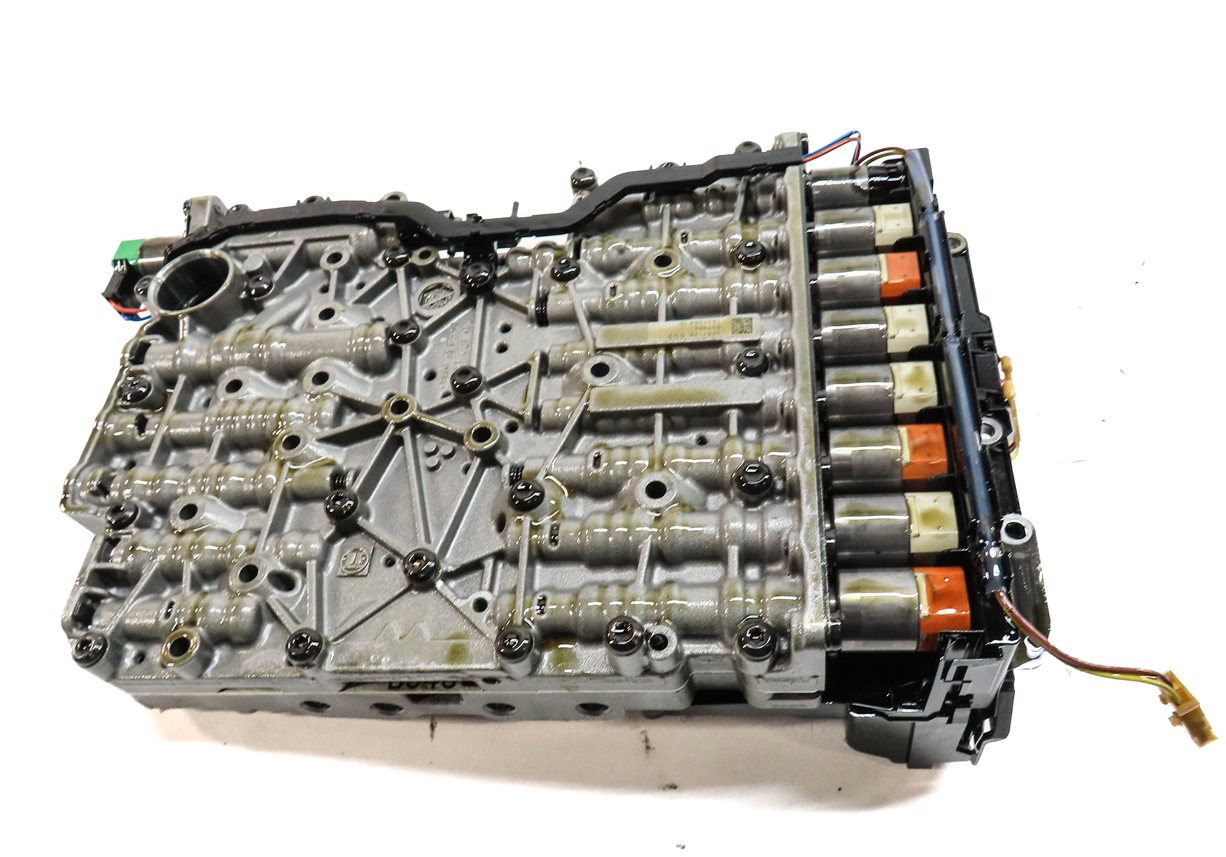 Thumbnail 5: 13-19 BMW 550i 550iGT 650i 750i (F01 F02 F10) RWD 8HP70 TRANSMISSION VALVE BODY