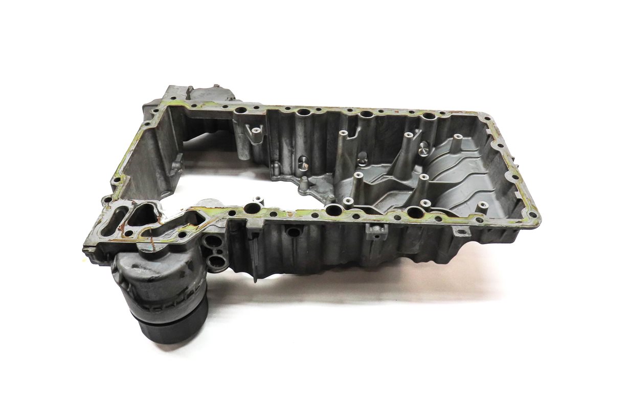 Thumbnail 6: 09-19 BMW 550i 550iGT 650i 750i F01 F07 F10 RWD 4.4L N63 UPPER ENGINE OIL PAN