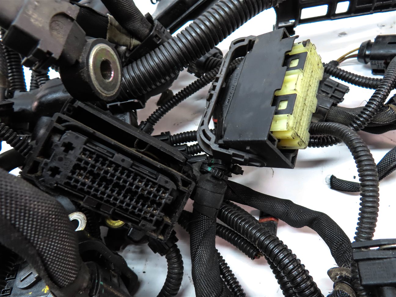 Thumbnail 14: 2013 BMW 750LI (F01) 4.4L (N63) ENGINE WIRE WIRING HARNESS