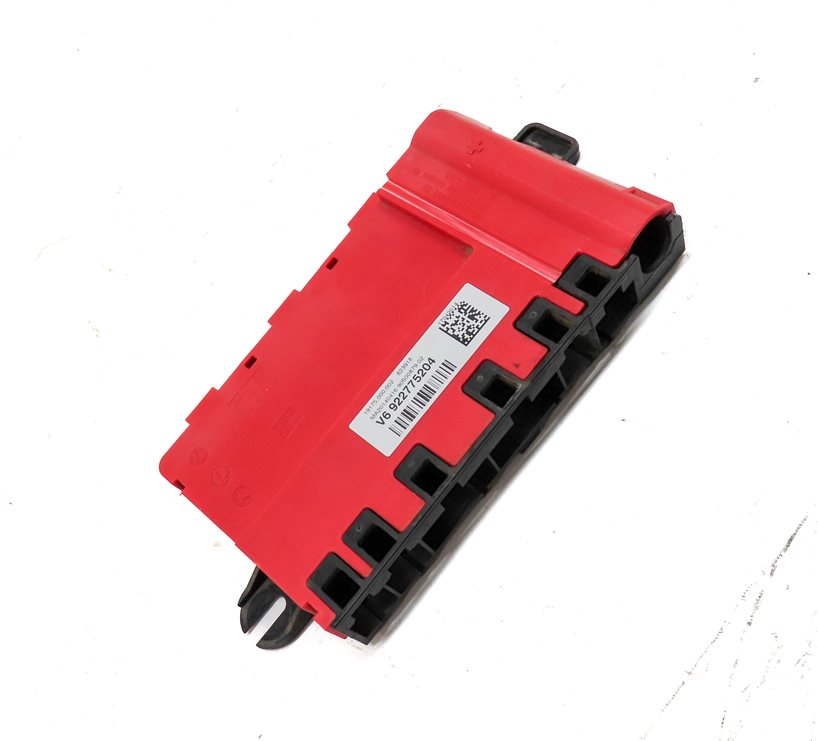 Thumbnail 3: 2014 BMW 320I X-DRIVE (F30) POSITIVE BATTERY POWER DISTRIBUTION FUSE PLATE