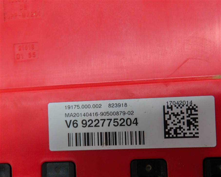 Thumbnail 6: 2014 BMW 320I X-DRIVE (F30) POSITIVE BATTERY POWER DISTRIBUTION FUSE PLATE