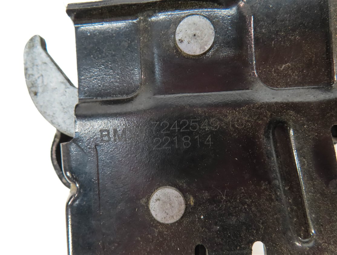 Thumbnail 12: 2014 BMW 320I (F30) FRONT LEFT & RIGHT LOWER HOOD LOCK LATCH SET-2