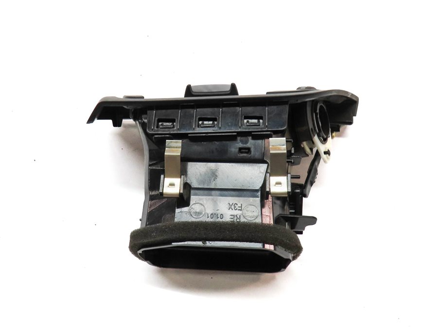 Thumbnail 5: 2014 BMW 320I (F30) FRONT RIGHT PASSENGER OUTER HEATER A/C AIR VENT