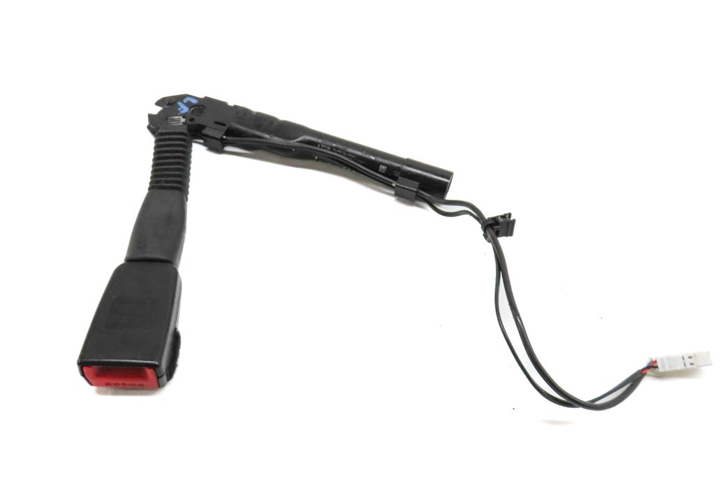 Thumbnail 6: 2012-2019 BMW 2 3 4 SERIES (F22 F30 F32) LEFT FRONT DRIVER SEATBELT RECEIVER