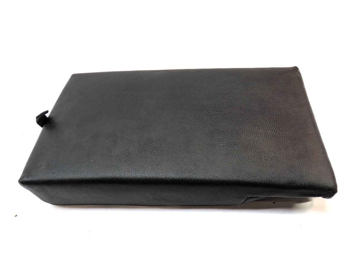 Thumbnail 5: 2014 BMW 320I (F30) REAR SEAT CENTER CONSOLE ARMREST CUPHOLDER (Black)