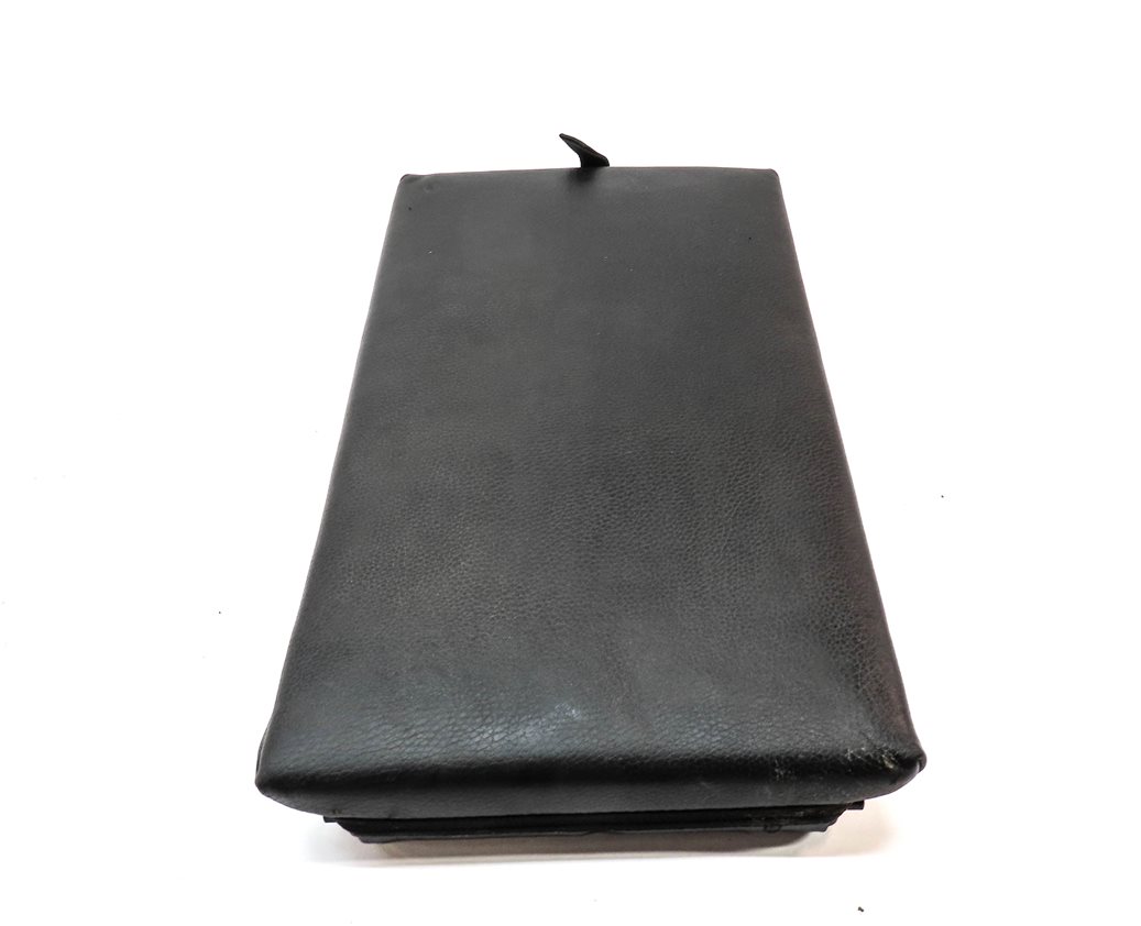 Thumbnail 6: 2014 BMW 320I (F30) REAR SEAT CENTER CONSOLE ARMREST CUPHOLDER (Black)