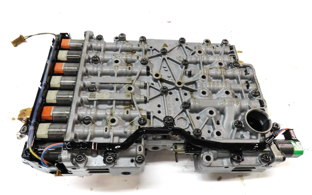 Thumbnail 5: 14-18 BMW 320i (F30) AWD 2.0T 8HP-45 A/T AUTO AUTOMATIC TRANSMISSION VALVE BODY