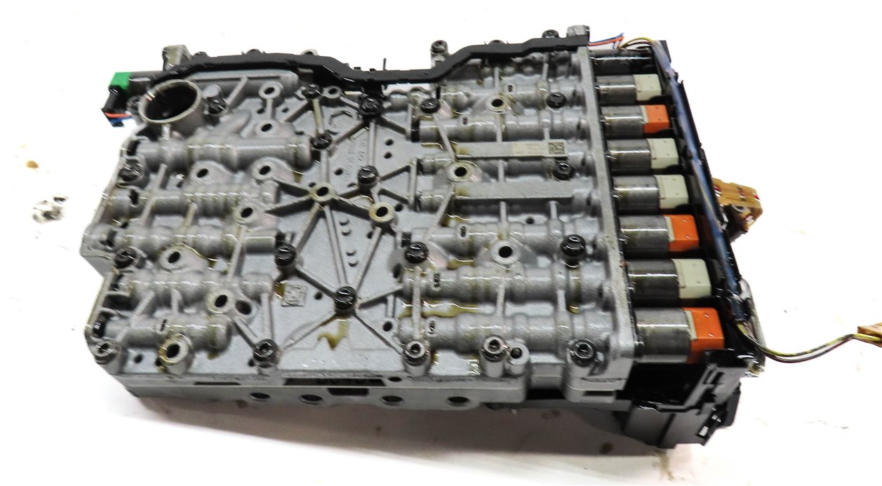 Thumbnail 6: 14-18 BMW 320i (F30) AWD 2.0T 8HP-45 A/T AUTO AUTOMATIC TRANSMISSION VALVE BODY
