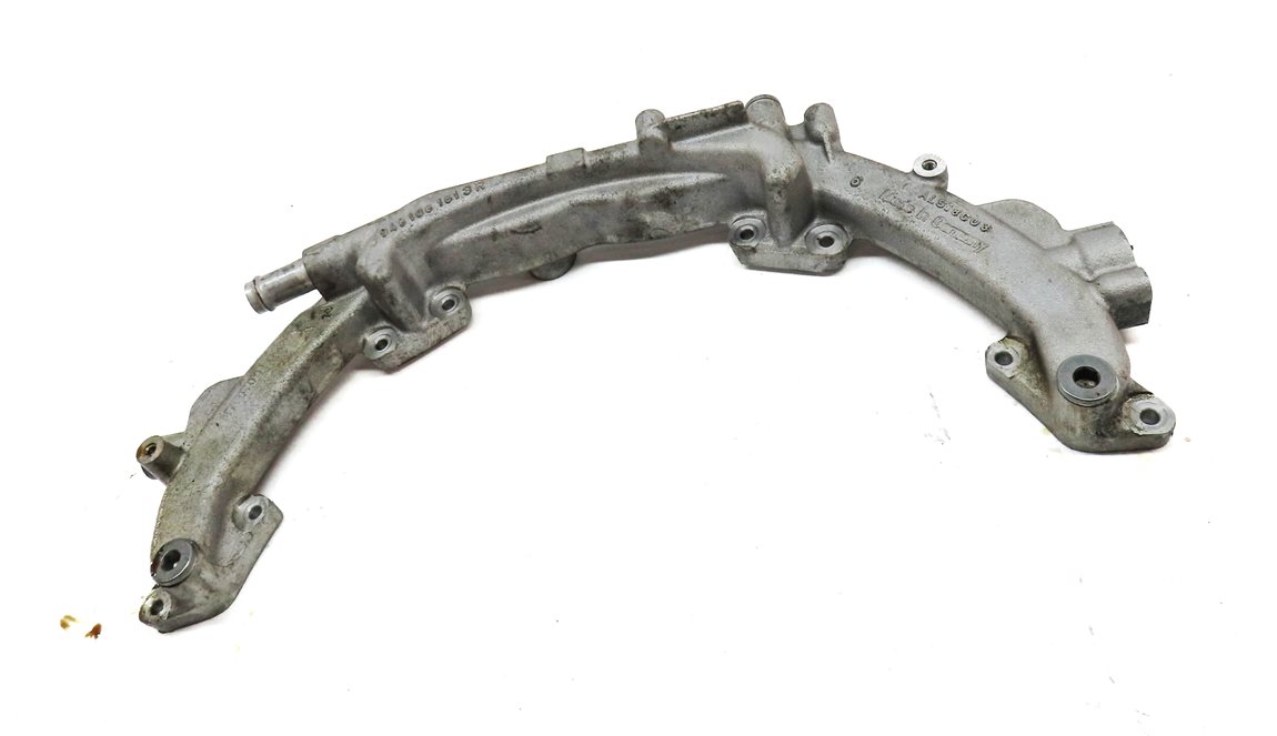 Thumbnail 2: 2010 PORSCHE PANAMERA (970) 4.8L N/A ENGINE COOLANT CROSSOVER PIPE PASSAGE TUBE