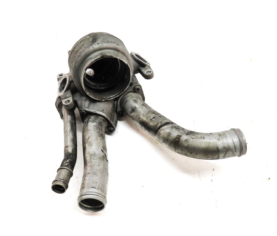 Thumbnail 2: 2010 PORSCHE PANAMERA (970) 4.8L M48 V8 ENGINE THERMOSTAT HOUSING PIPE TUBE