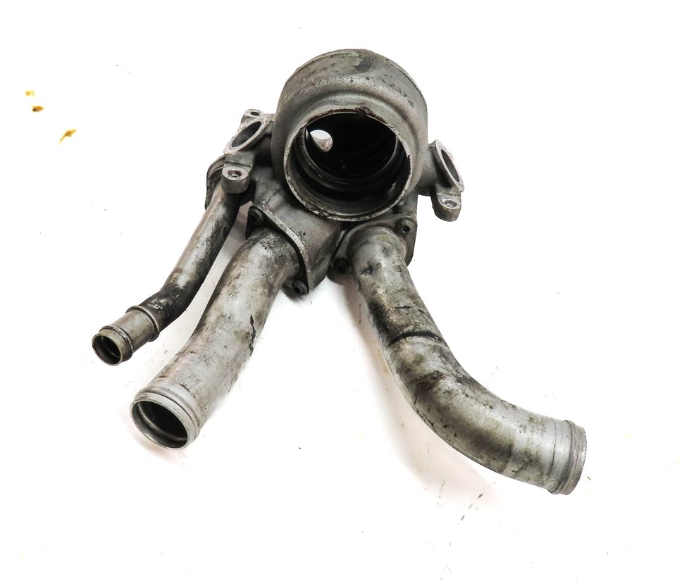 Thumbnail 3: 2010 PORSCHE PANAMERA (970) 4.8L M48 V8 ENGINE THERMOSTAT HOUSING PIPE TUBE