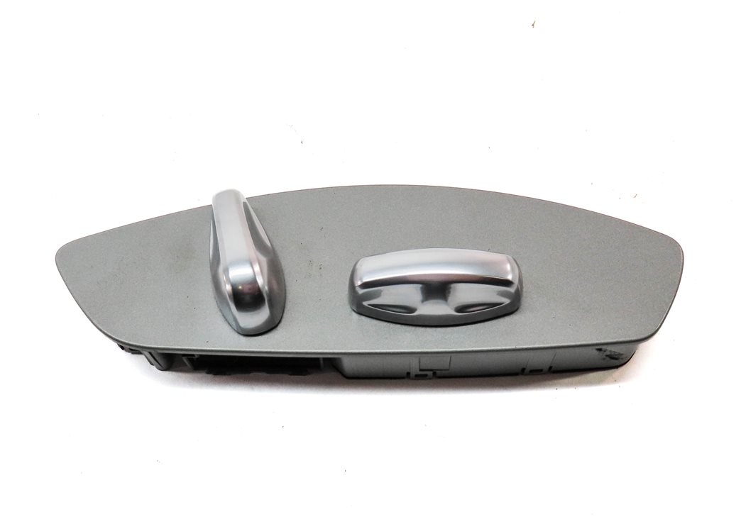 Thumbnail 2: 2010 PORSCHE PANAMERA (970) FRONT RIGHT PASSENGER SEAT ADJUST SWITCH BUTTON