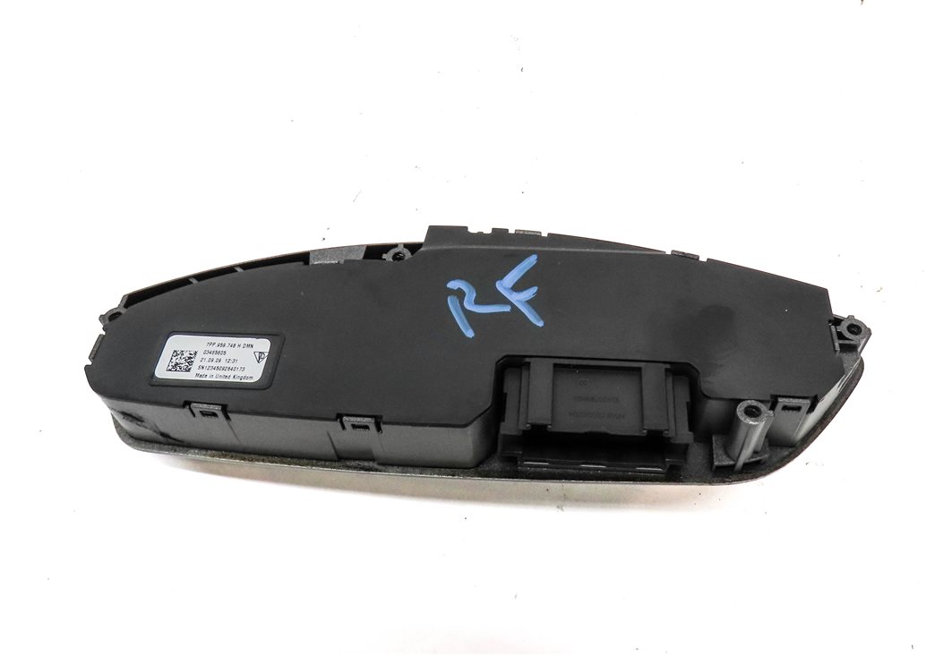 Thumbnail 5: 2010 PORSCHE PANAMERA (970) FRONT RIGHT PASSENGER SEAT ADJUST SWITCH BUTTON