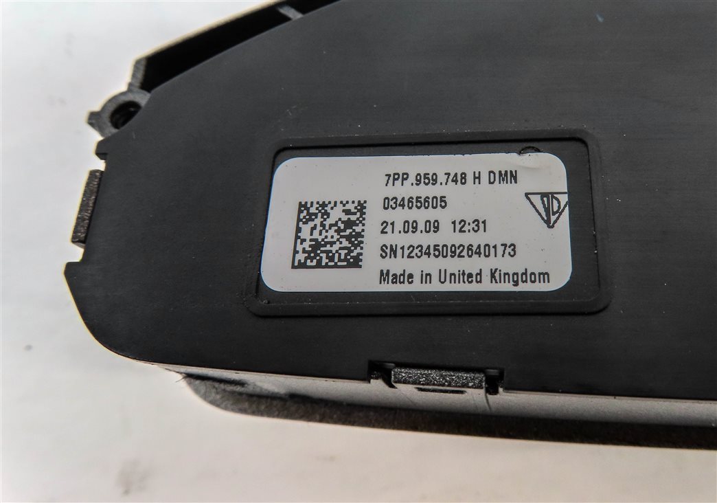 Thumbnail 6: 2010 PORSCHE PANAMERA (970) FRONT RIGHT PASSENGER SEAT ADJUST SWITCH BUTTON
