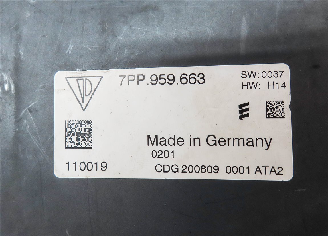 Thumbnail 4: 2010 PORSCHE PANAMERA (970) 12v DC to 120V AC VOLTAGE CONVERTER CONTROL MODULE