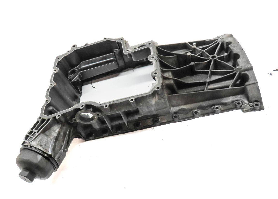 Thumbnail 3: 2010 PORSCHE PANAMERA (970 G1) 4.8L M48.20 AUTO RWD UPPER ENGINE OIL PAN CRADLE