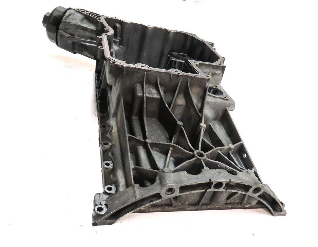 Thumbnail 4: 2010 PORSCHE PANAMERA (970 G1) 4.8L M48.20 AUTO RWD UPPER ENGINE OIL PAN CRADLE