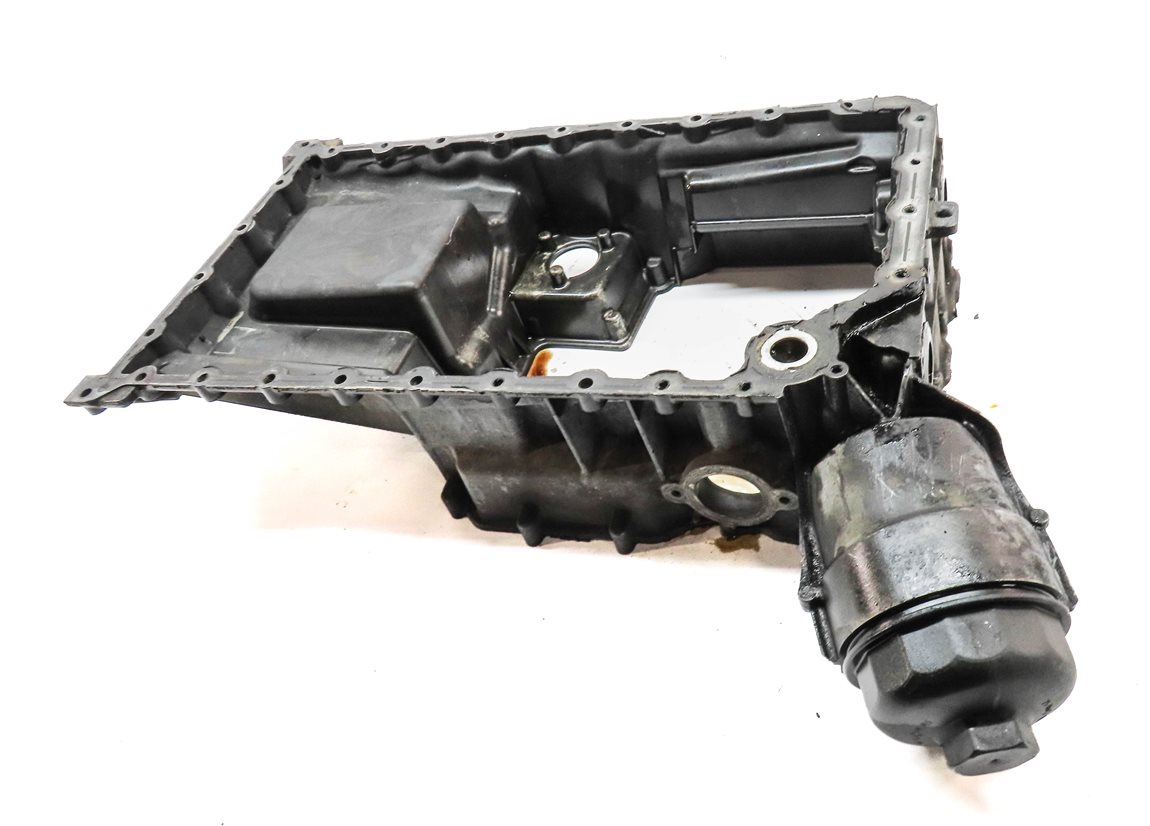 Thumbnail 6: 2010 PORSCHE PANAMERA (970 G1) 4.8L M48.20 AUTO RWD UPPER ENGINE OIL PAN CRADLE