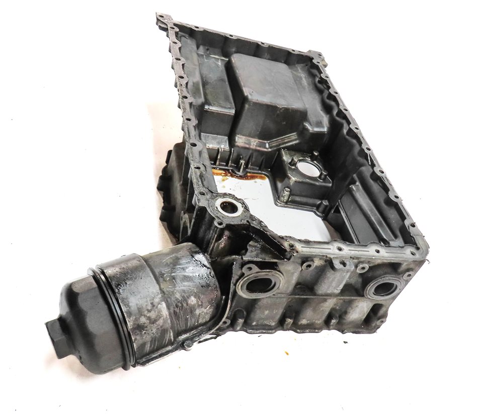 Thumbnail 7: 2010 PORSCHE PANAMERA (970 G1) 4.8L M48.20 AUTO RWD UPPER ENGINE OIL PAN CRADLE