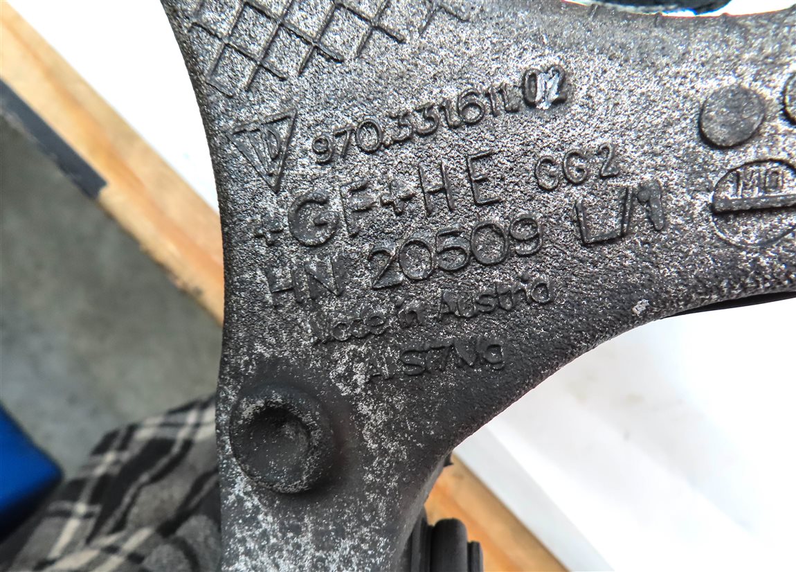 Thumbnail 7: 2010-2013 PORSCHE PANAMERA (970 G1) REAR LEFT DRIVER SPINDLE KNUCKLE HUB STUB
