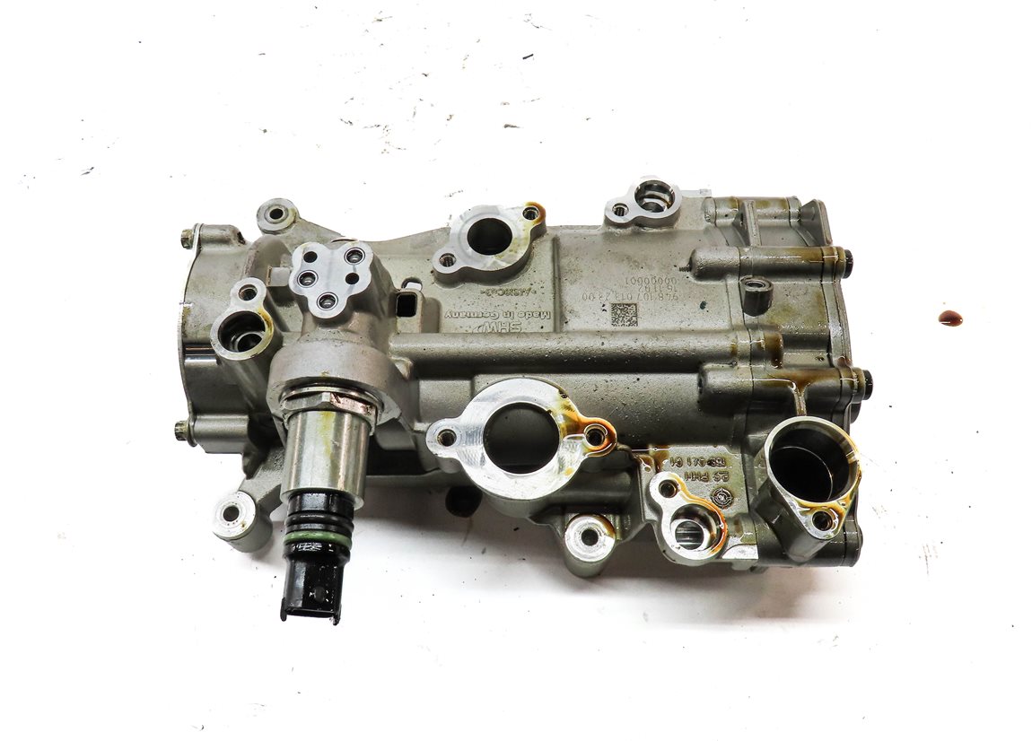 Thumbnail 5: 2010 PORSCHE PANAMERA (970) 4.8L N/A ENGINE OIL FLUID PUMP w/ PRESSURE SOLENOID