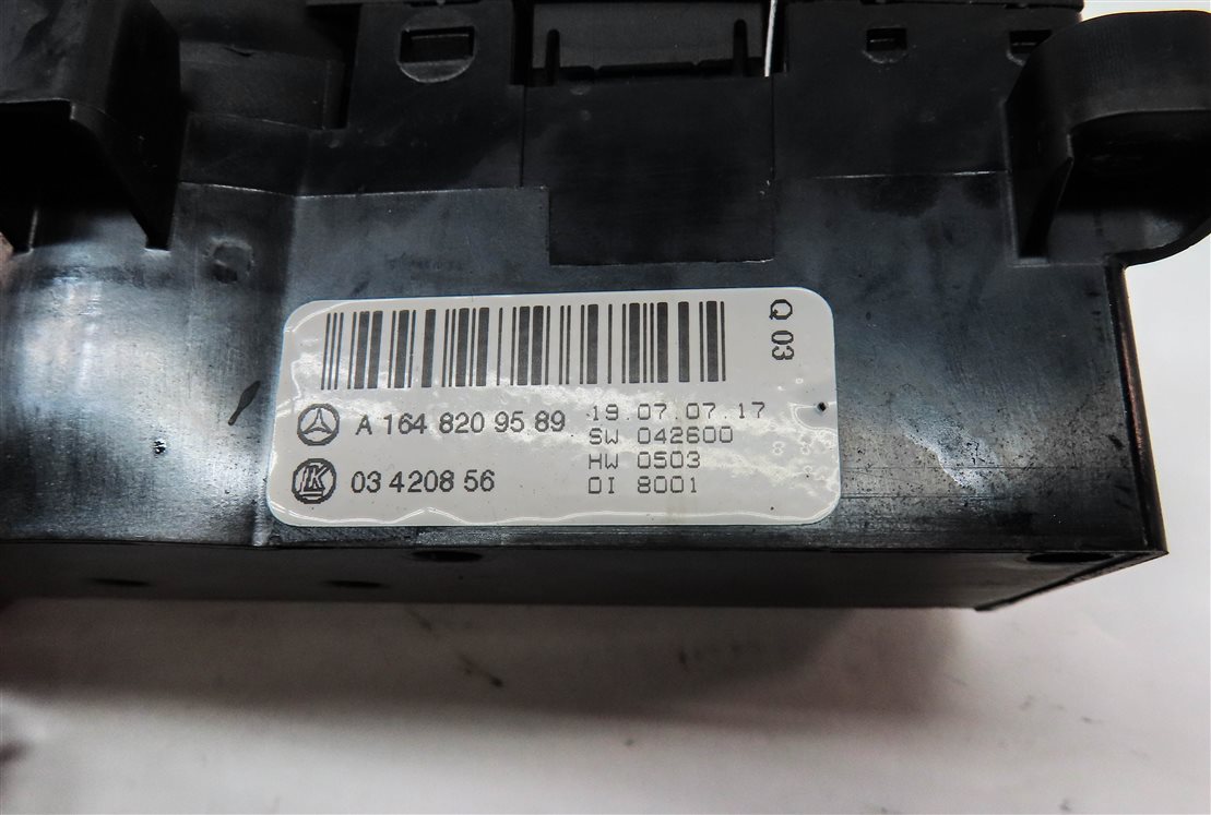 Thumbnail 6: 2008 MERCEDES ML550 SUV (W164) REAR HEATER AIR AC CLIMATE CONTROL PANEL