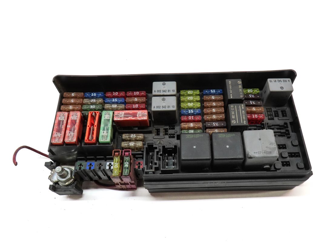 Thumbnail 2: 2008 MERCEDES ML550 SUV (W164) REAR POWER DISTRIBUTION FUSE RELAY CONTROL BOX