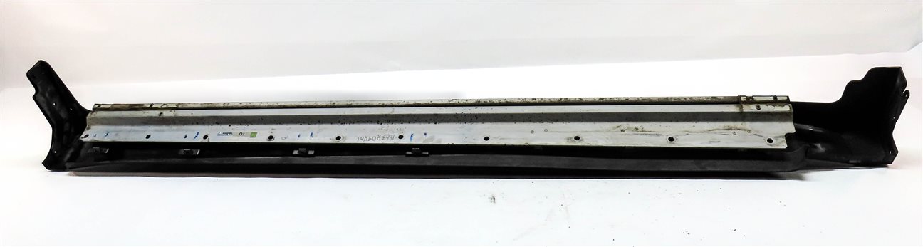 Thumbnail 4: 2006-2010 MERCEDES ML CLASS W164 RIGHT PASSENGER RUNNING BOARD STEP TRIM