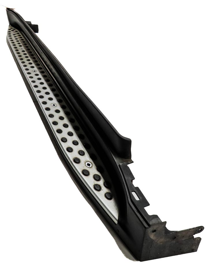 Thumbnail 6: 2006-2010 MERCEDES ML CLASS W164 RIGHT PASSENGER RUNNING BOARD STEP TRIM
