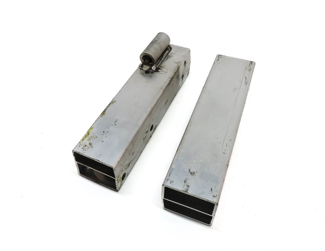 Thumbnail 1: 09-17 AUDI Q5 SQ5 (B8 8R) REAR LEFT & RIGHT BUMPER REINFORCEMENT BAR BRACKET SET