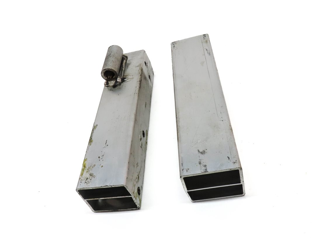 Thumbnail 2: 09-17 AUDI Q5 SQ5 (B8 8R) REAR LEFT & RIGHT BUMPER REINFORCEMENT BAR BRACKET SET