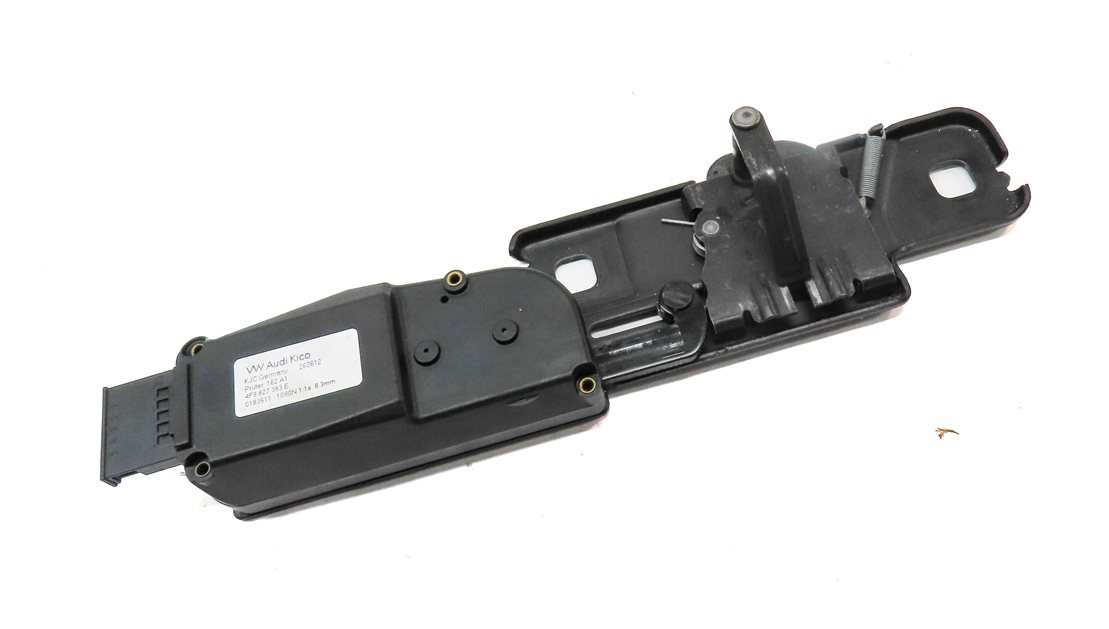 Thumbnail 3: 2012 AUDI Q5 (B8 8R) REAR TRUNK TAILGATE HATCH LOWER LOCK LATCH STRIKER PLATE