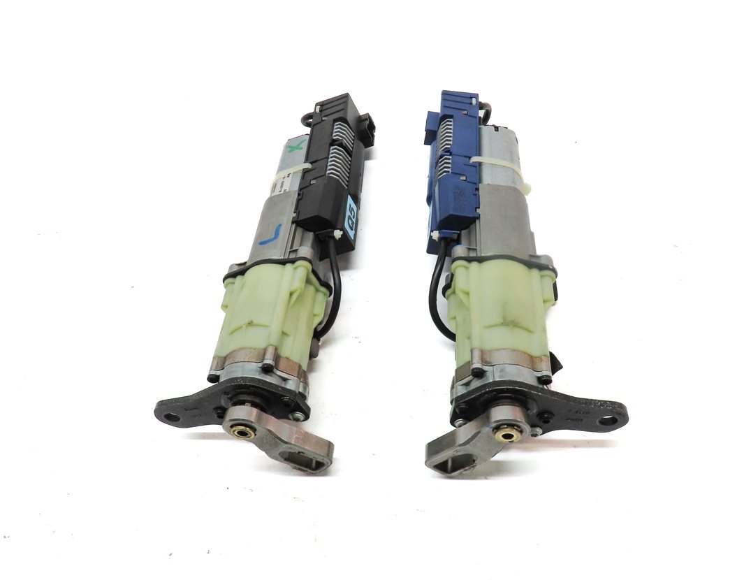Thumbnail 2: 09-14 AUDI Q5 SQ5 (B8 8R) LEFT & RIGHT REAR TRUNK LIFT LIFTGATE ASSIST MOTOR SET