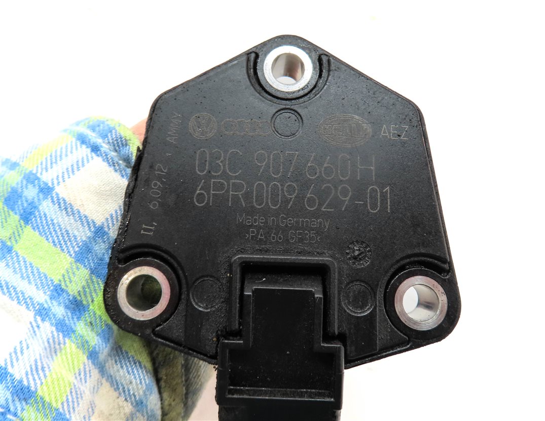 Thumbnail 5: 2012 AUDI Q5 (B8 8R) 2.0L (CAEB) ENGINE MOTOR OIL FLUID LEVEL SENSOR MODULE