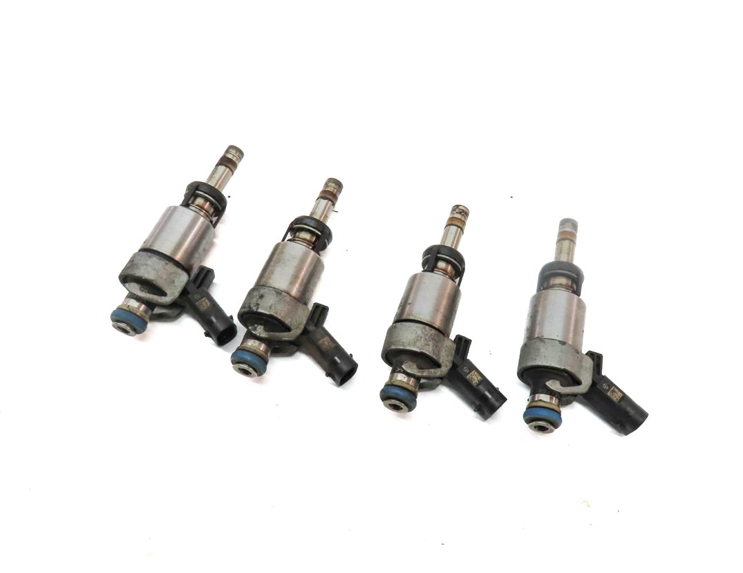 Thumbnail 1: 08-17 AUDI A3 A4 A5 A6 Q5 TT (8P B8 8K 8T 8R MK2 C7) 2.0L FSI FUEL INJECTOR SET4