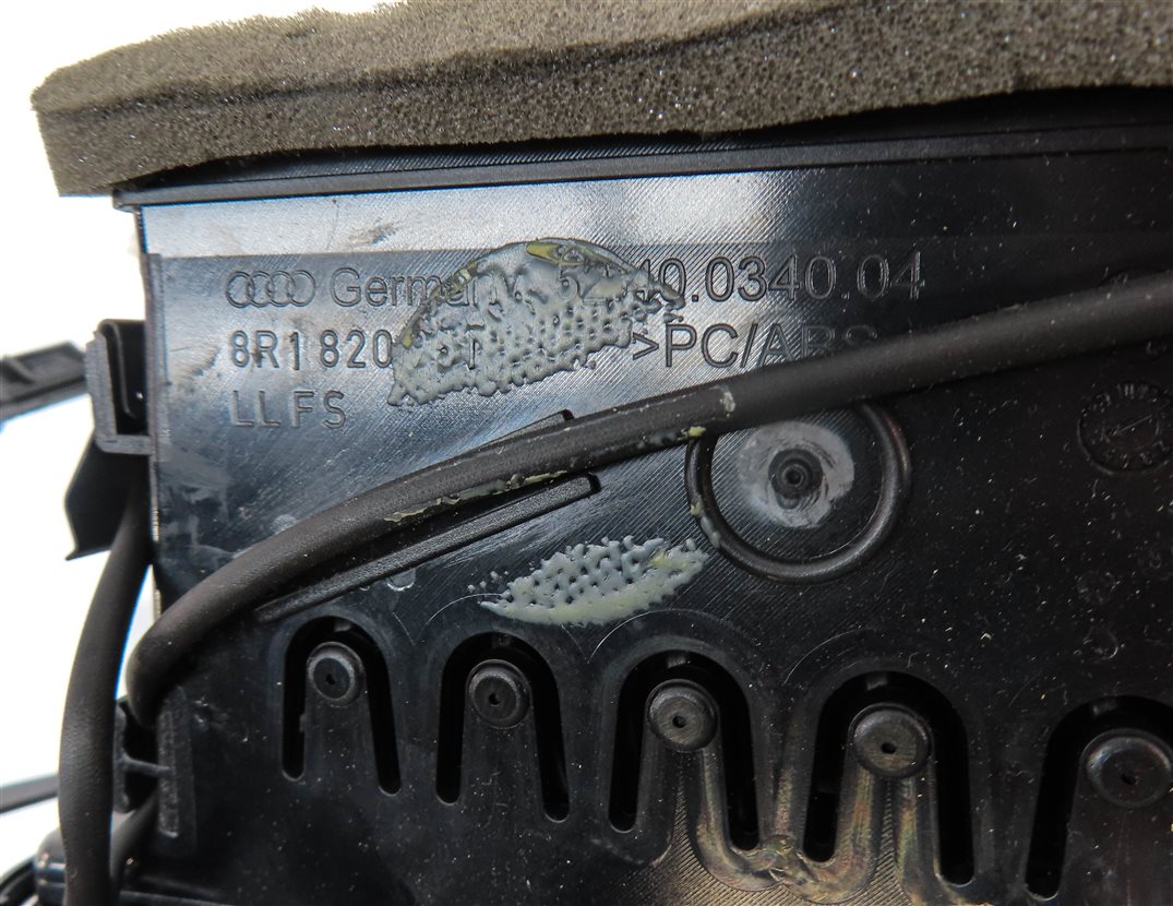 Thumbnail 7: 2012 AUDI Q5 (B8 8R) FRONT CENTER DASH HEAT AIR A/C DUAL VENT (Gray)