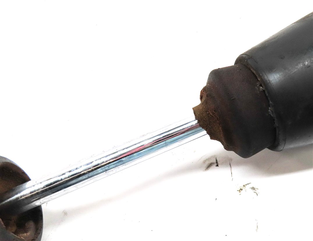 Thumbnail 8: 2012 AUDI Q5 (B8 8R) REAR LEFT & RIGHT STANDARD SUSPENSION SHOCK STRUT SET/2