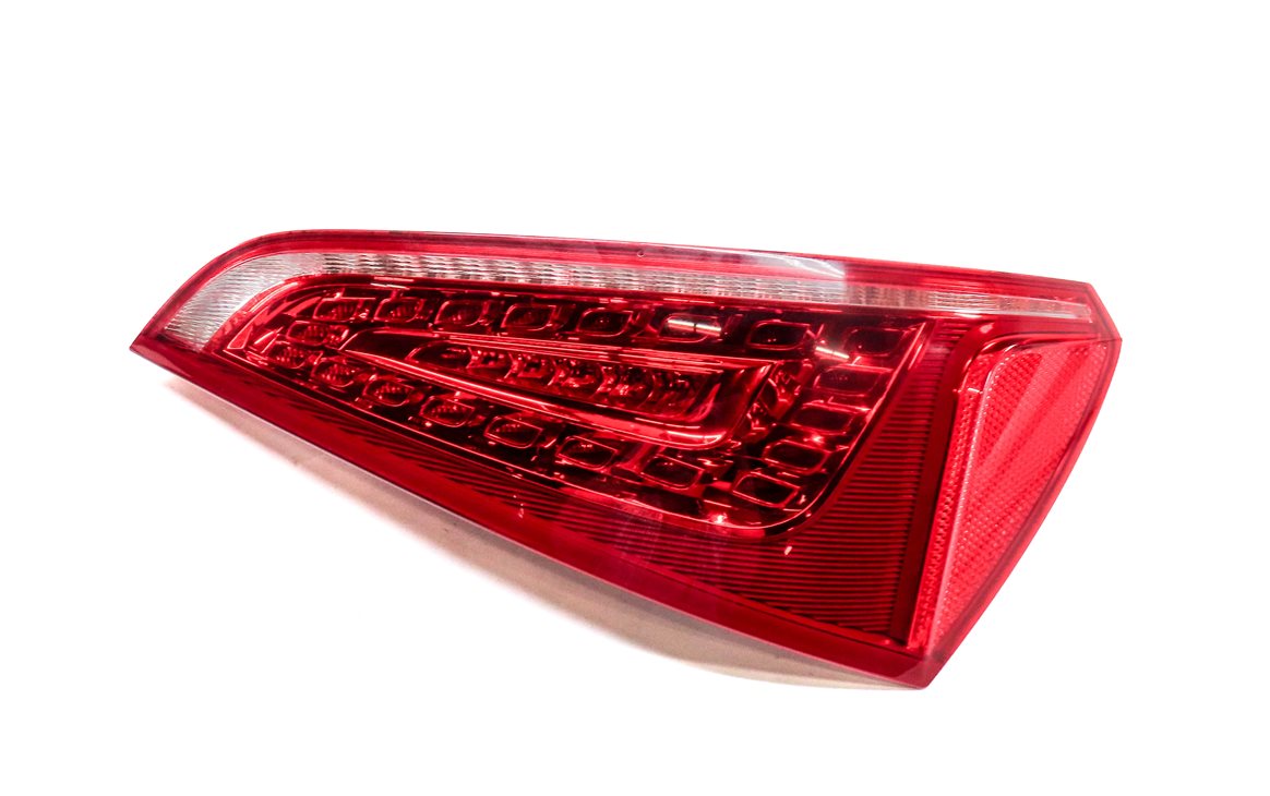 Thumbnail 1: 2009-2012 AUDI Q5 (8R) RIGHT PASSENGER REAR TRUNK TAILLIGHT BRAKE LIGHT LAMP
