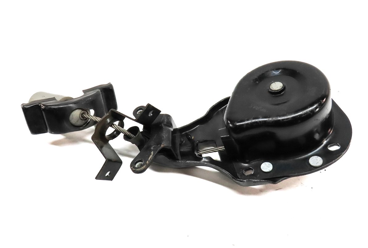 Thumbnail 4: 2006 RANGE ROVER SPORT (L320) EMERGENCY SPARE TIRE CARRIER CABLE WINCH HOLDER