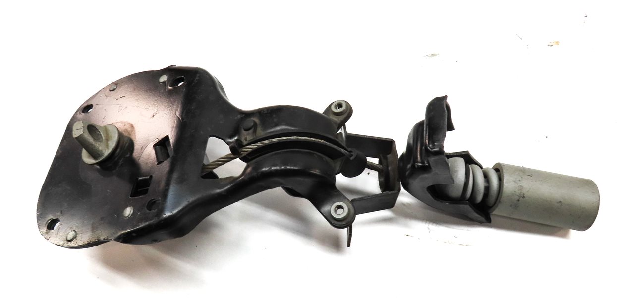 Thumbnail 5: 2006 RANGE ROVER SPORT (L320) EMERGENCY SPARE TIRE CARRIER CABLE WINCH HOLDER